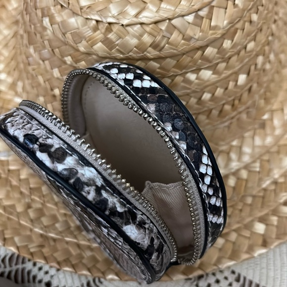 H&M Slides and Wallet Bundles - Picture 9 of 11